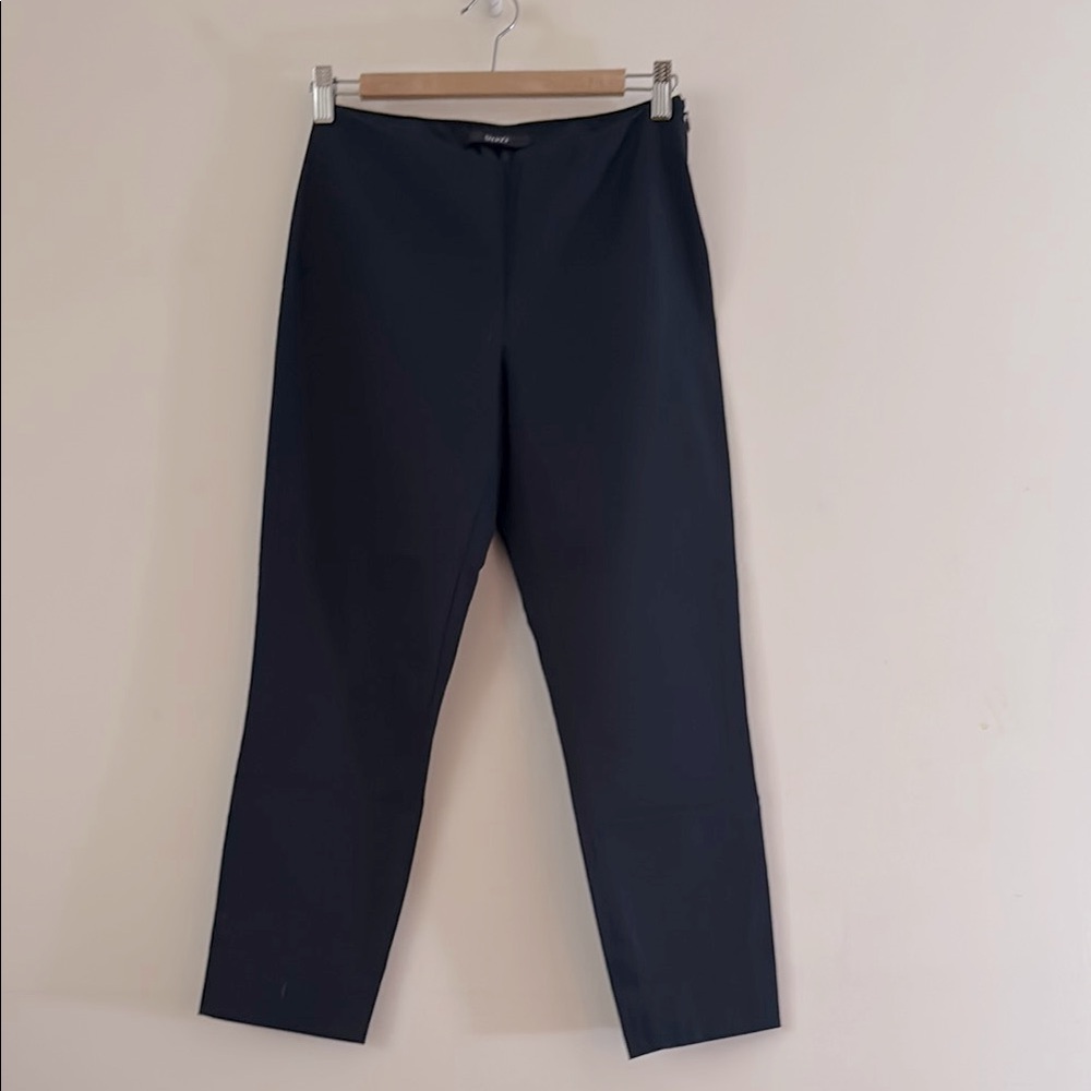 Tahari slacks sz 2 in midnight blue NWOT
